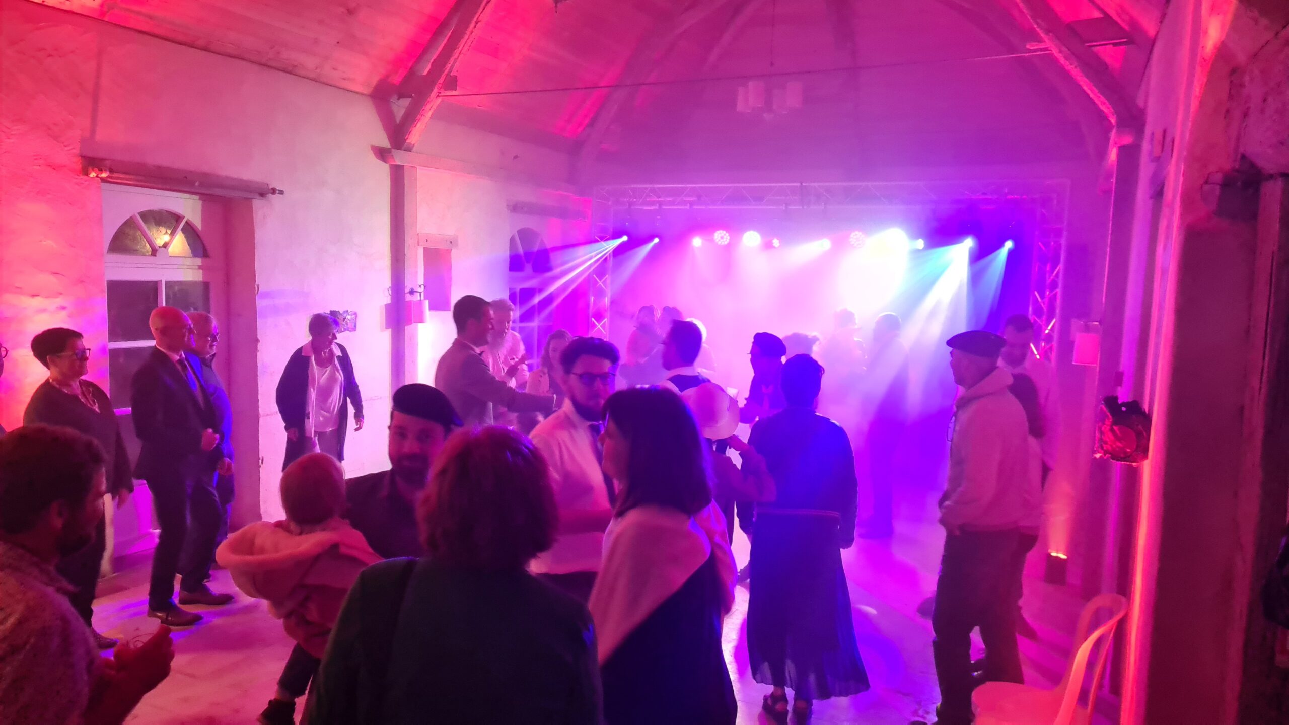 mariage de Vincent et Olympe le 18 mai 2024 à l'Haras de la Potardière à Cromières